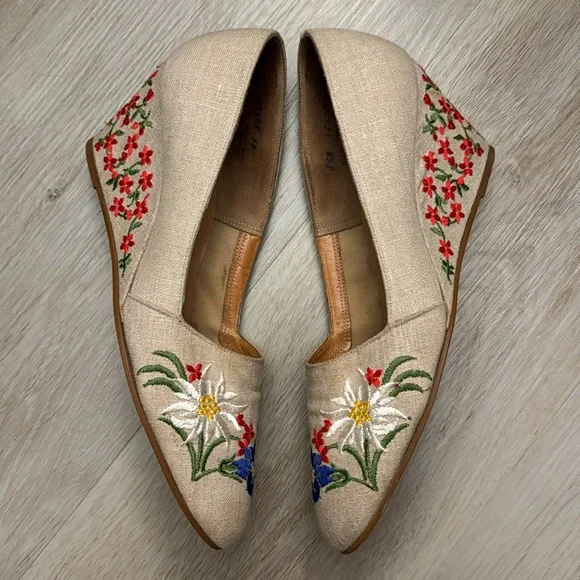 DeLISO. 1960s Vintage Floral Wedges - Picture 2 of 9